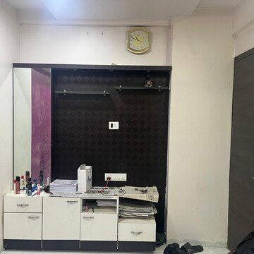 Furnished Amenities in 1 RK Apartment at Janimal Tower, Vashi Sector 17 – for Sale