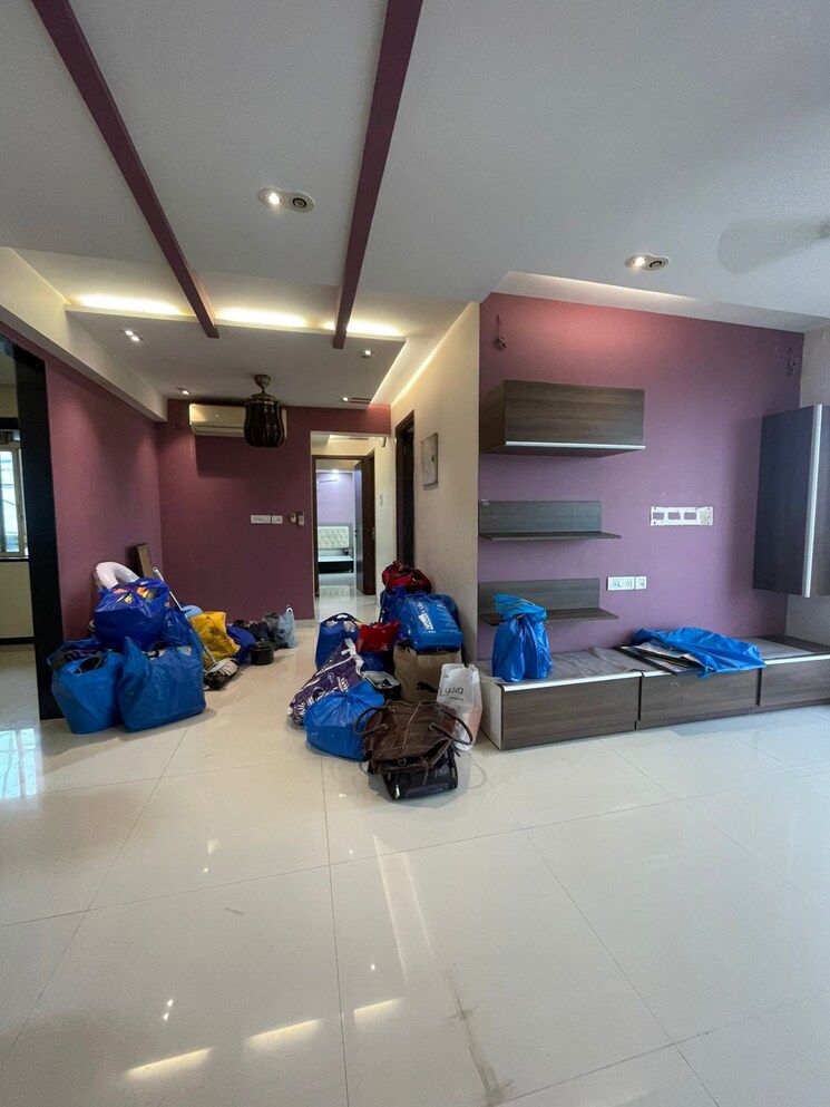  Parking, rustomjee-urbania-azziano 2 Bedroom 853 Sq.Ft. Apartment In Thane West Thane 8963365