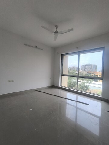 Room in 2 BHK Apartment at Marvel Bounty II, Hadapsar – for Sale