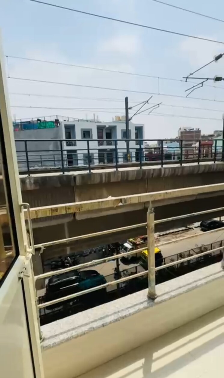 Balcony, new ashok nagar 1.5 Bedroom 450 Sq.Ft. Builder Floor In New Ashok Nagar Delhi 8963432