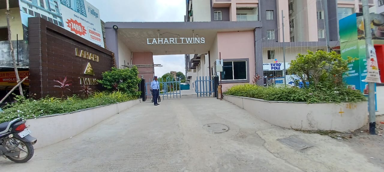 3 BHK 1780 Sq.Ft. Apartment in Lahari Twins