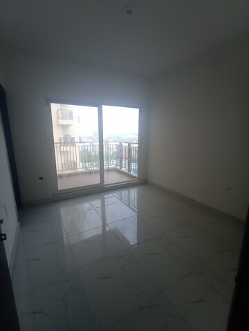 Room in 3 BHK Apartment at Pivotal Paradise, Sector 62 – for Rent
