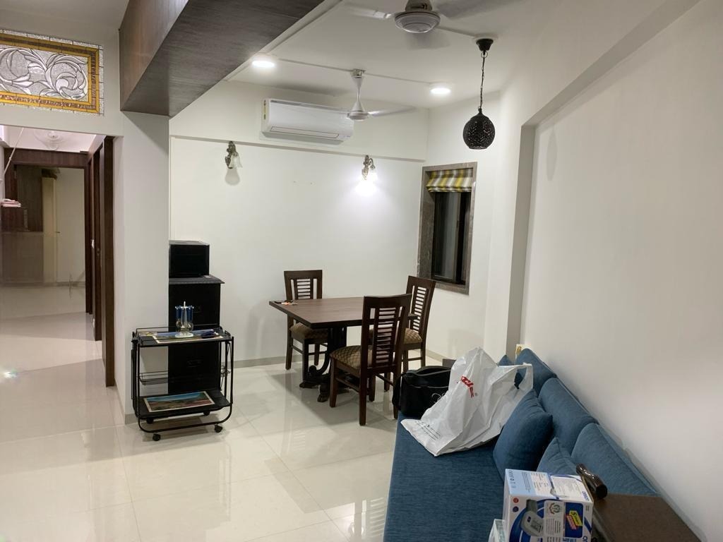 2 BHK + Servant Room Apartment For Rent in Malabar Hills