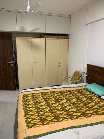 Bedroom in 2 BHK Apartment at Malabar Hill – for Rent
