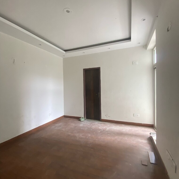 Room, sector 89 3 Bedroom 1500 Sq.Ft. Apartment In Sector 89 Faridabad 8963453