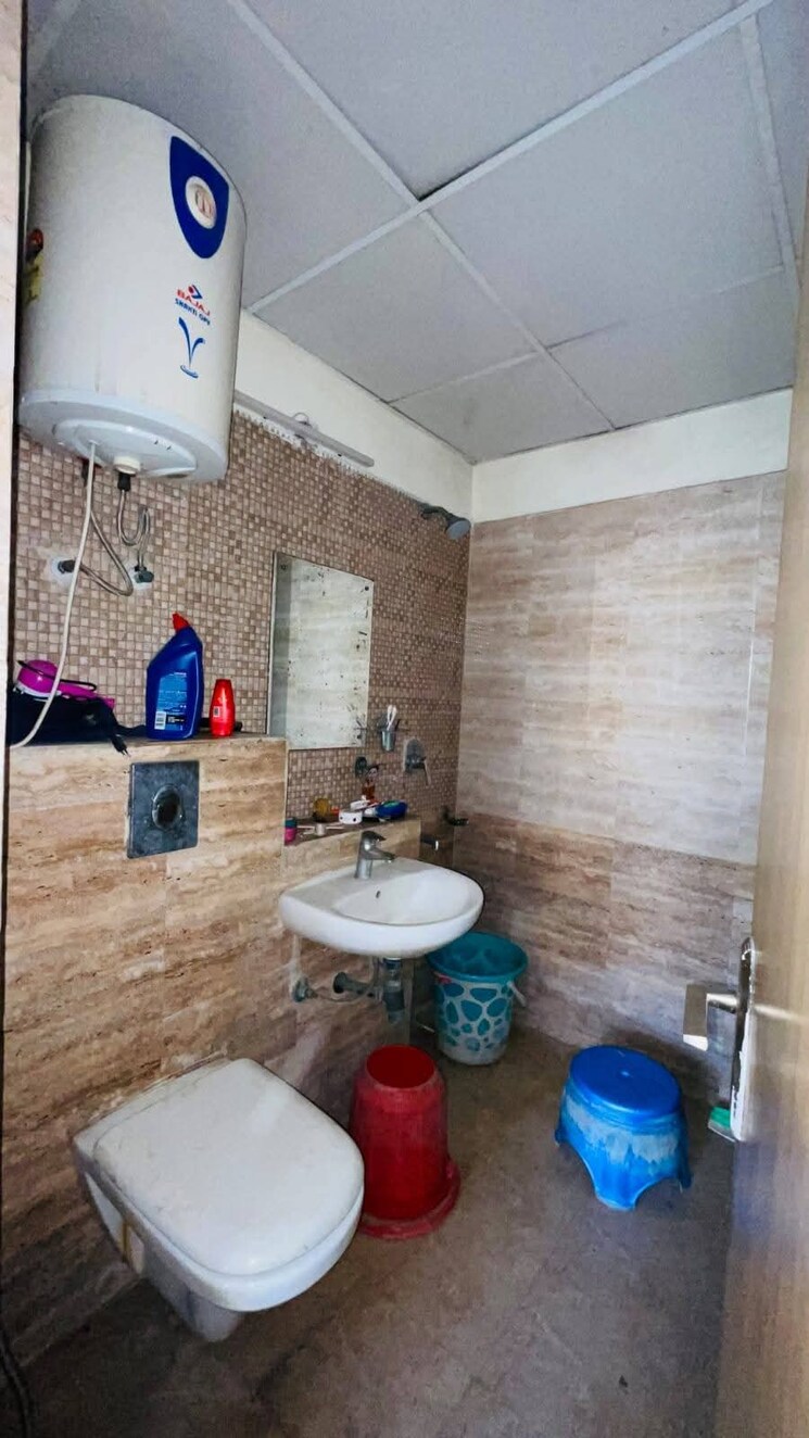 Bathroom, sam-palm-olympia 2 Bedroom 1010 Sq.Ft. Apartment In Sector 16c Greater Noida Greater Noida 8963461