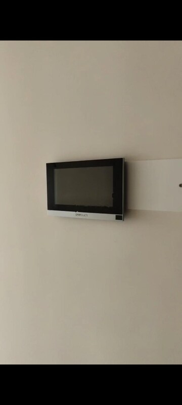 Room in 2 BHK Apartment at Piramal Vaikunth, Balkum Pada – for Rent