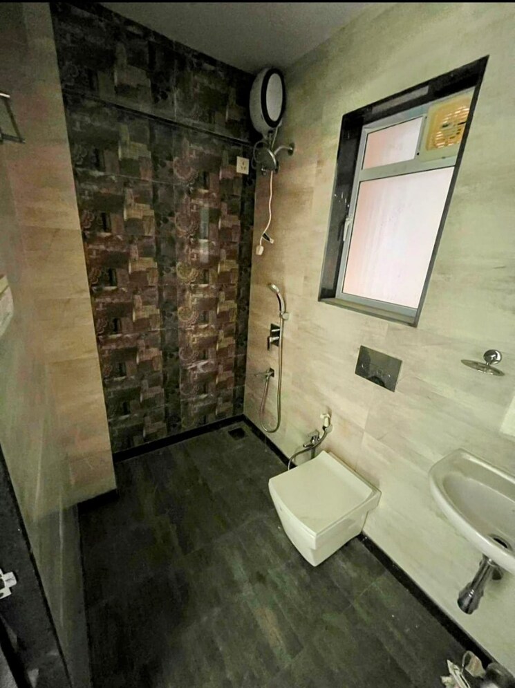 Bathroom, keytech-jiten-chs 2 Bedroom 552 Sq.Ft. Apartment In Andheri West Mumbai 8963530