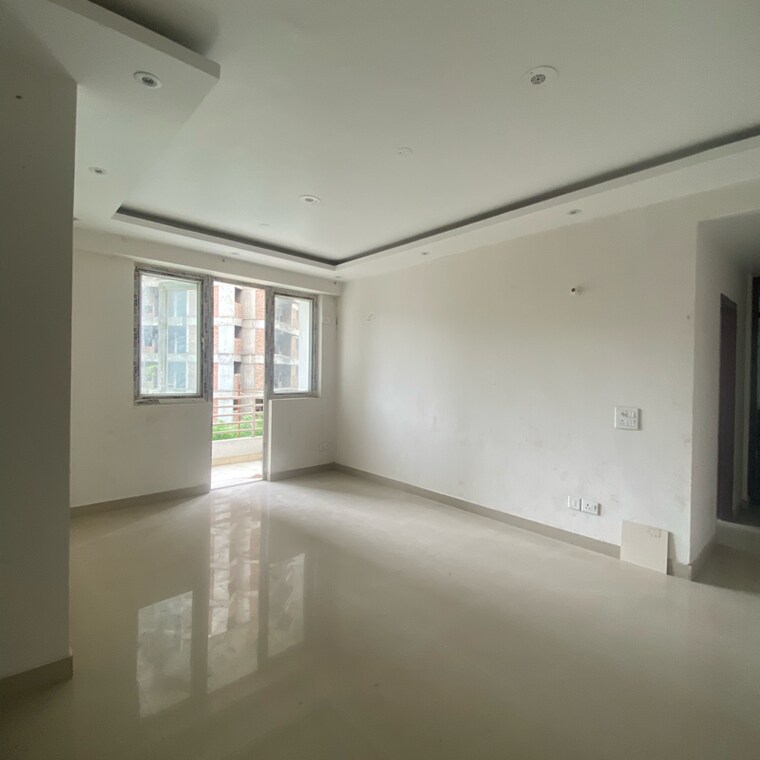 Room, sector 89 3 Bedroom 1500 Sq.Ft. Apartment In Sector 89 Faridabad 8963475