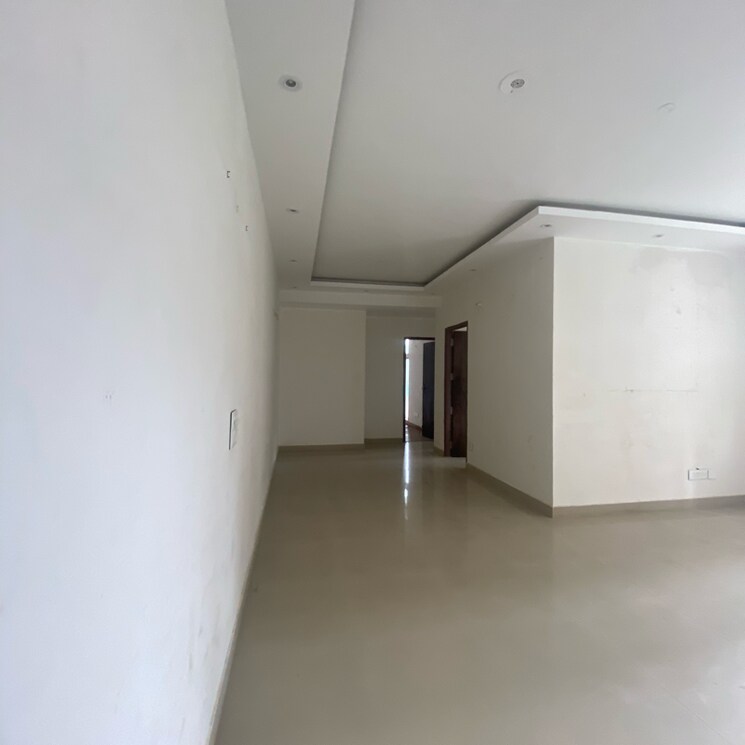 Room, sector 89 3 Bedroom 1500 Sq.Ft. Apartment In Sector 89 Faridabad 8963475