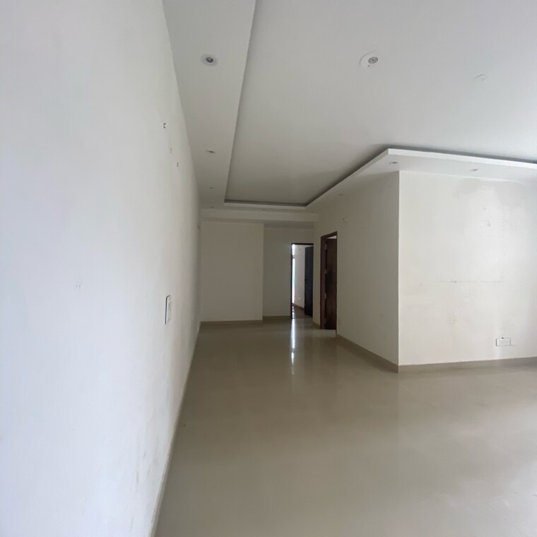 Room, sector 89 3 Bedroom 1500 Sq.Ft. Apartment In Sector 89 Faridabad 8963475