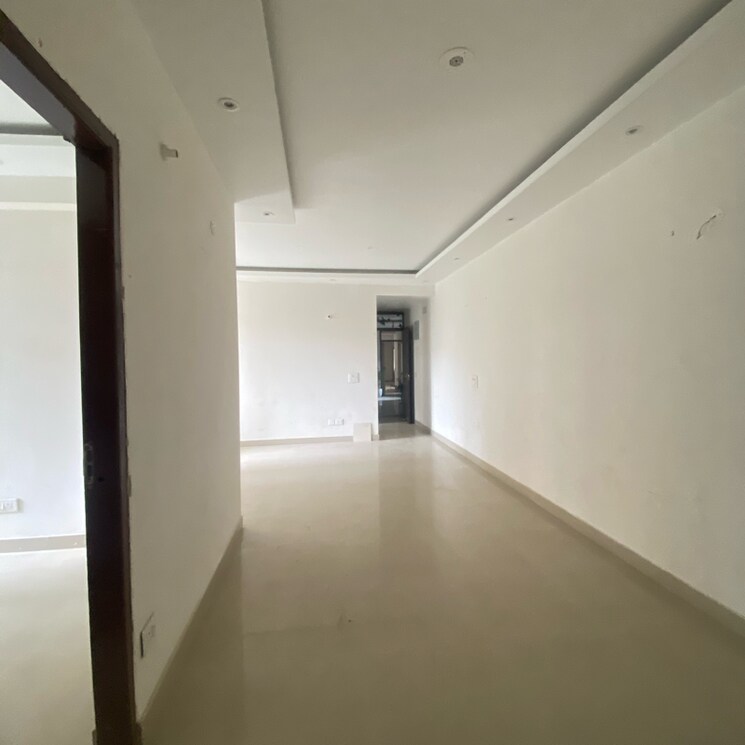 Room, sector 89 3 Bedroom 1500 Sq.Ft. Apartment In Sector 89 Faridabad 8963475