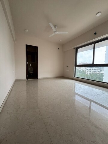Room in 3 BHK Apartment at Diamond Garden, Chembur – for Rent