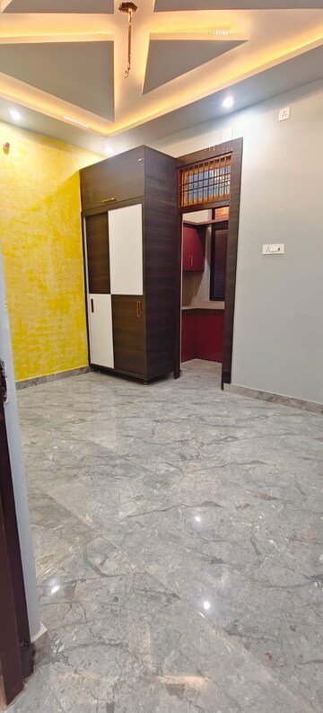 Room in 3 BHK Independent House at Karaundi – for Sale