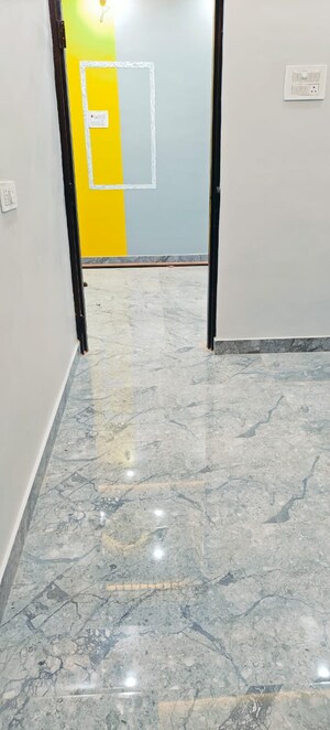 Room in 3 BHK Independent House at Karaundi – for Sale