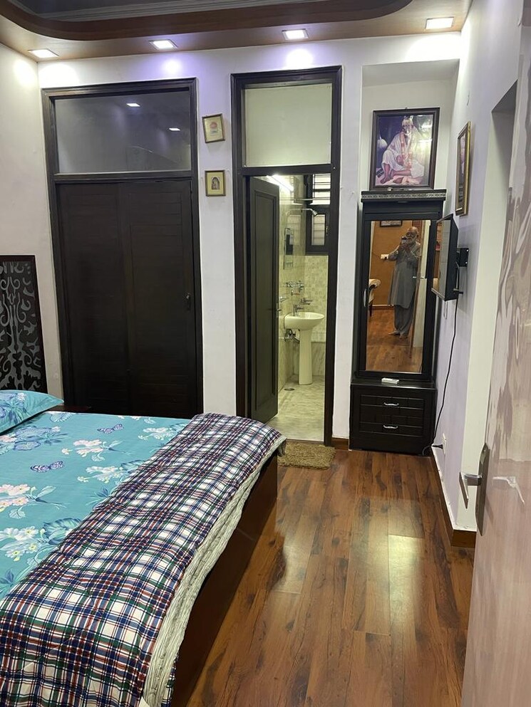 Bedroom, sector 44 3 Bedroom 240 Sq.Mt. Builder Floor In Sector 44 Noida 8963489