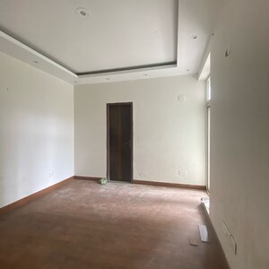 Room in 3 BHK Apartment at Sector 89 – for Sale