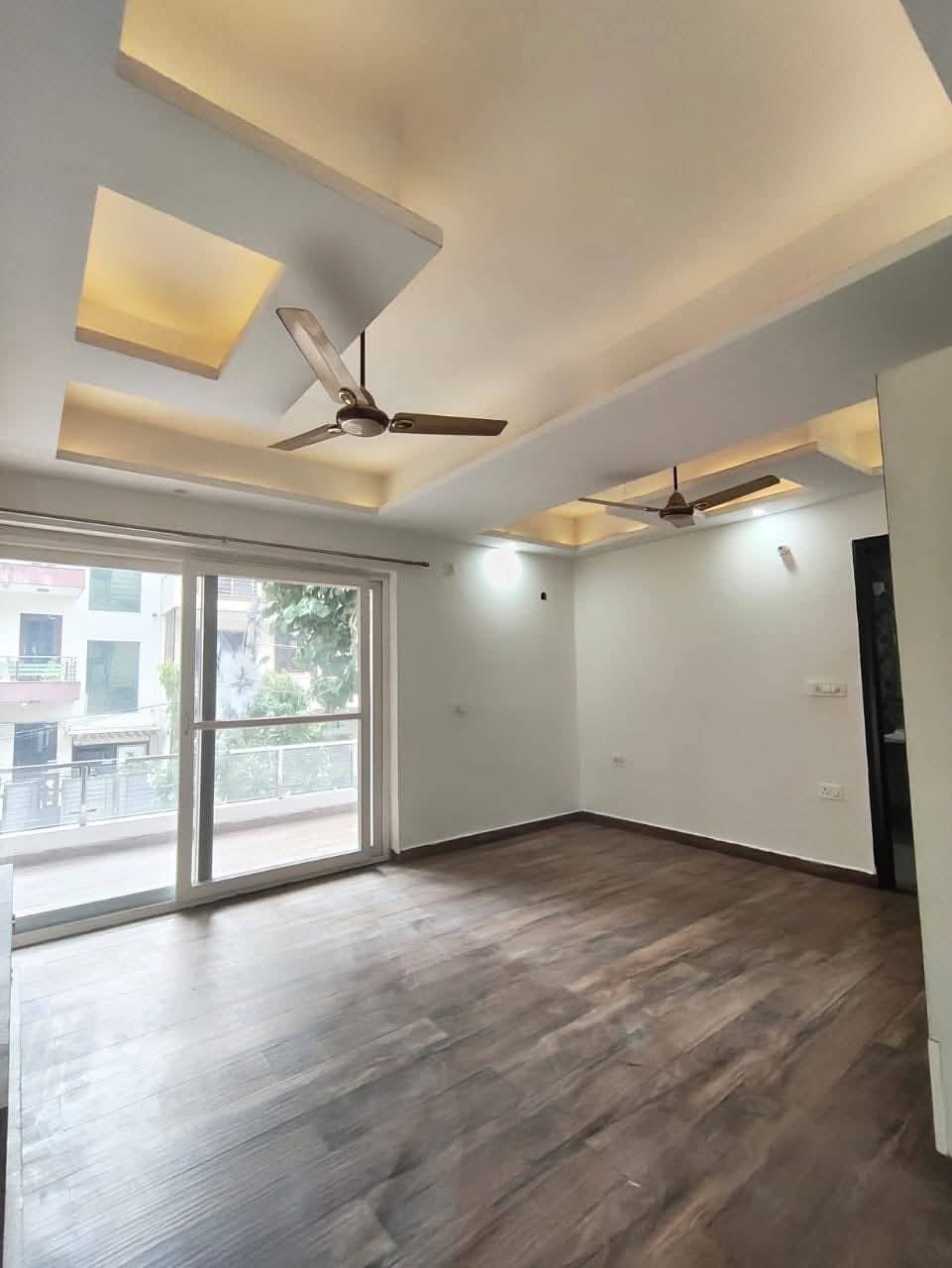 2 BHK + Extra Room Apartment For Rent in Emaar The Palm Drive-Palm Studios