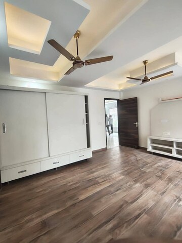 Room in 2 BHK Apartment at Emaar The Palm Drive-Palm Studios, Sector 66 – for Rent