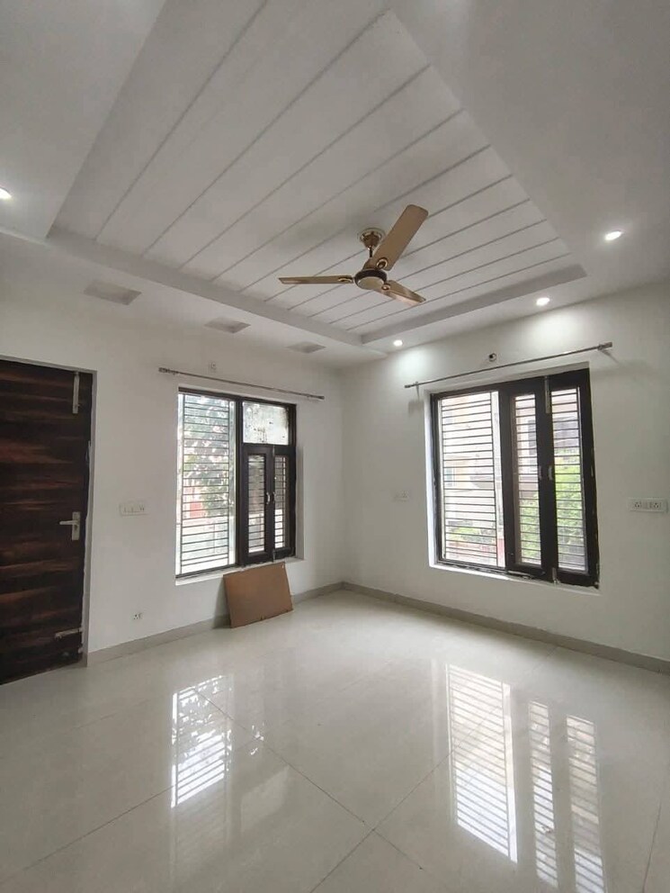 Room, emaar-the-palm-drive-palm-studios 2 Bedroom 1200 Sq.Ft. Apartment In Sector 66 Gurgaon 8963519