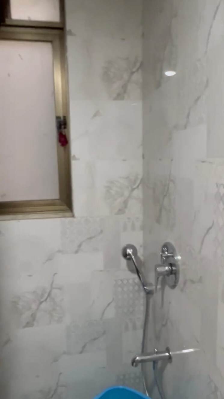 Bathroom, sindhi-society 2 Bedroom 910 Sq.Ft. Apartment In Chembur Mumbai 8963514