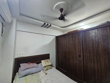 Room in 2 BHK Builder Floor at Vasant Enclave – for Rent