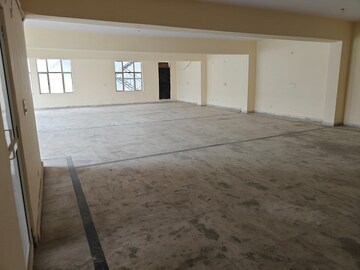 Room in  Industrial Plot at Sector 63 – for Rent