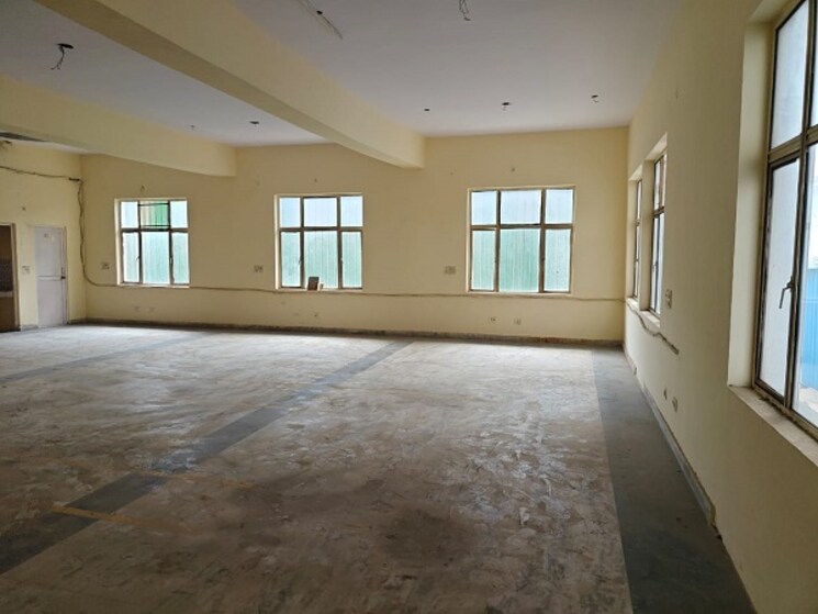 Room, sector 63 Commercial Industrial Plot 5500 Sq.Ft. In Sector 63 Noida 8963526