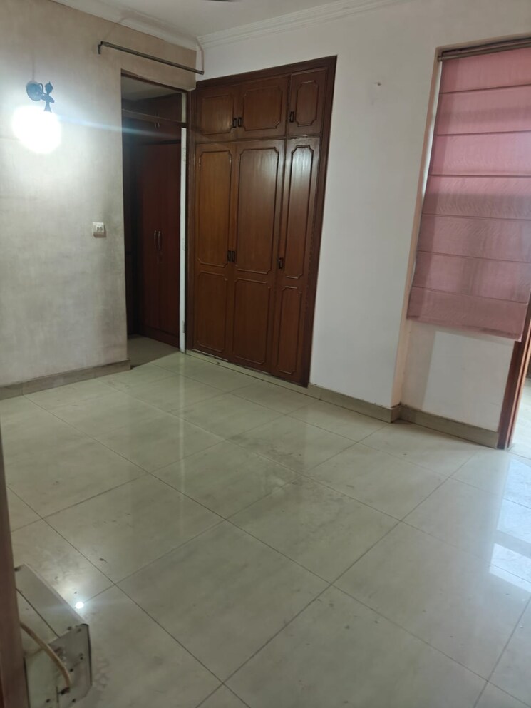 Room, ip extension 2 Bedroom 1200 Sq.Ft. Apartment In Ip Extension Delhi 8963542