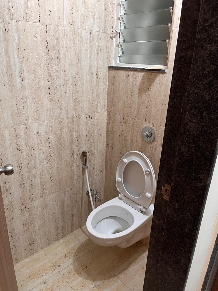 Attached Bathroom, hinjewadi 3 Bedroom 1100 Sq.Ft. Apartment In Hinjewadi Pune 8963606