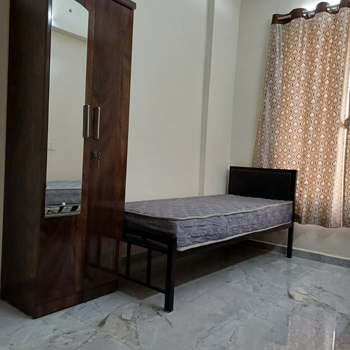 Pg For Rent in Ganesh Apartment 
