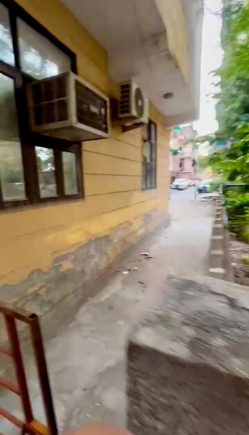Parking in 2 BHK Builder Floor at Rohini Sector 22 – for Sale