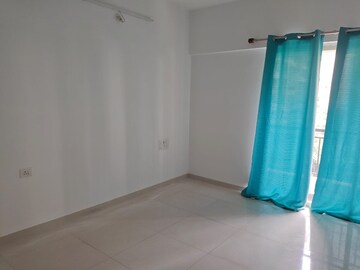Room in 3 BHK Apartment at Puraniks Abitante Fiore, Bavdhan – for Rent