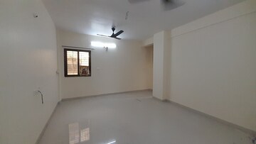 Room in 2 BHK Apartment at Mahaveer Nagar – for Rent