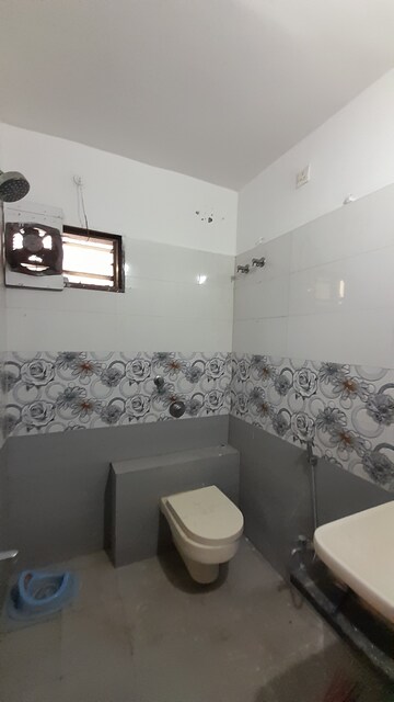 Attached Bathroom in 2 BHK Apartment at Mahaveer Nagar – for Rent