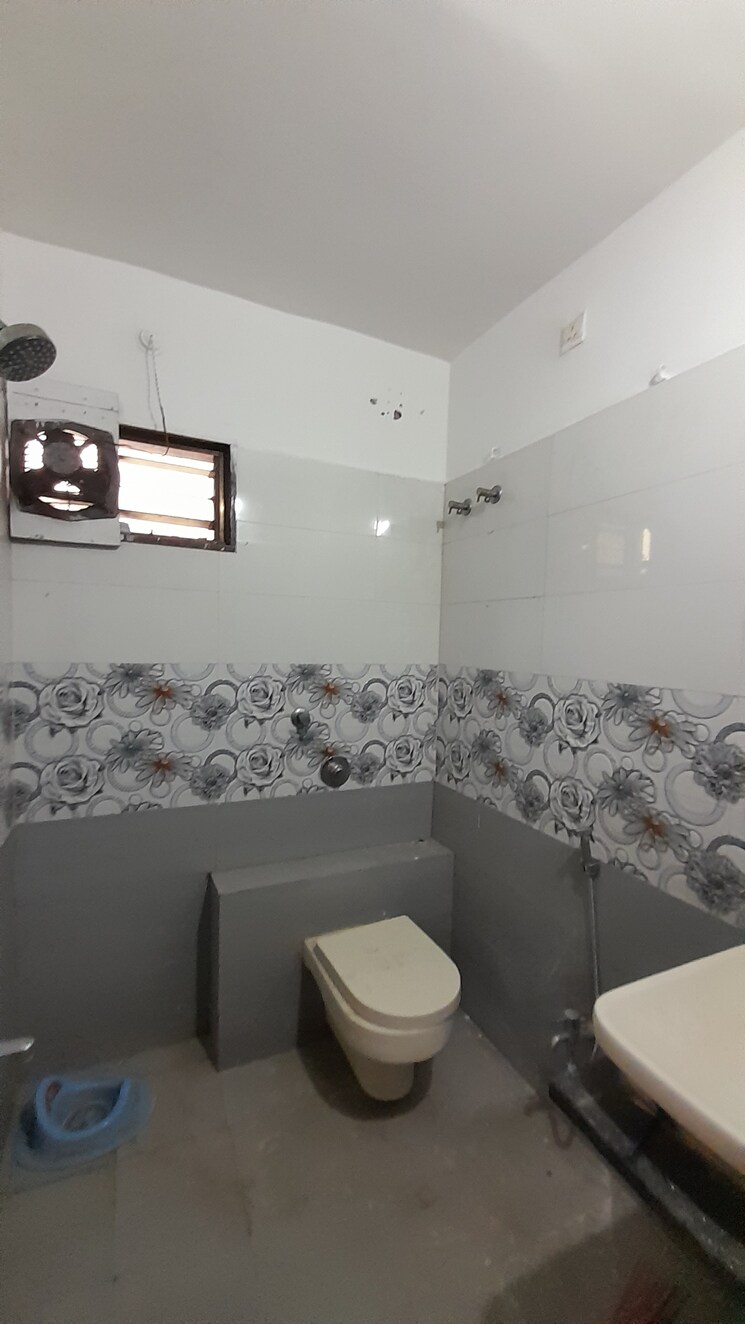 Attached Bathroom, mahaveer nagar 2 Bedroom 1750 Sq.Ft. Apartment In Mahaveer Nagar Raipur 8963670