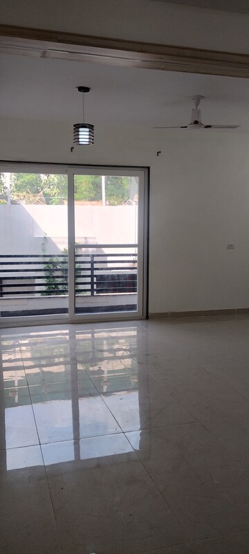 Hall in 3 BHK Builder Floor at RWA Apartments Sector 26, Sector 26 – for Rent