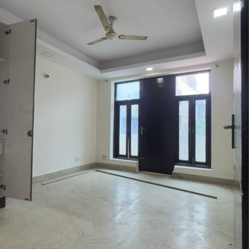 Room in 3 BHK Apartment at Chattarpur – for Rent