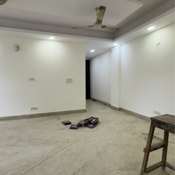 Room in 3 BHK Apartment at Chattarpur – for Rent