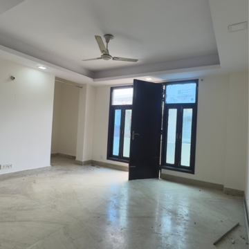 Room in 3 BHK Apartment at Chattarpur – for Rent