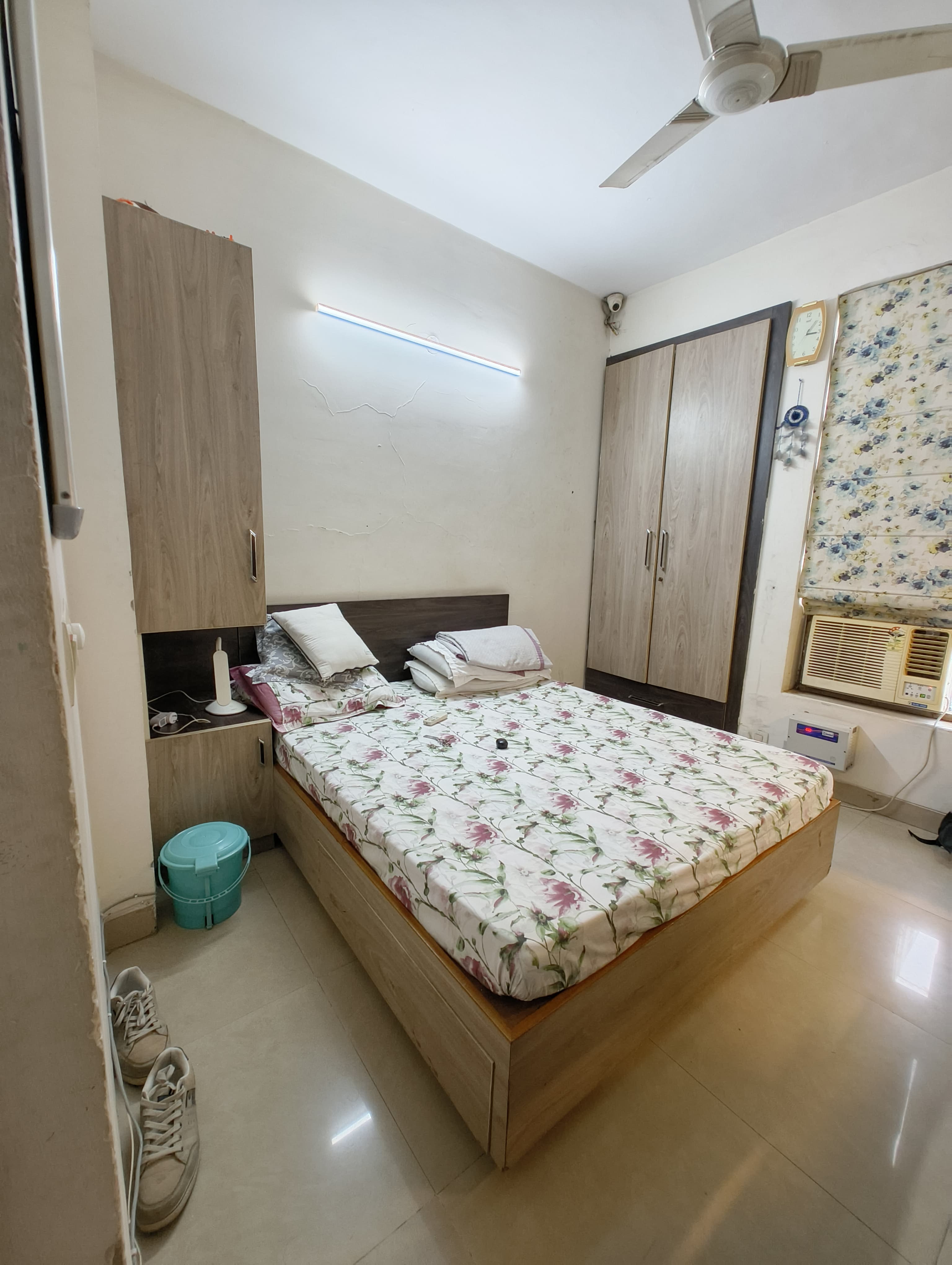 3 BHK + Pooja Room,Servant Room Apartment For Rent in Unitech Escape