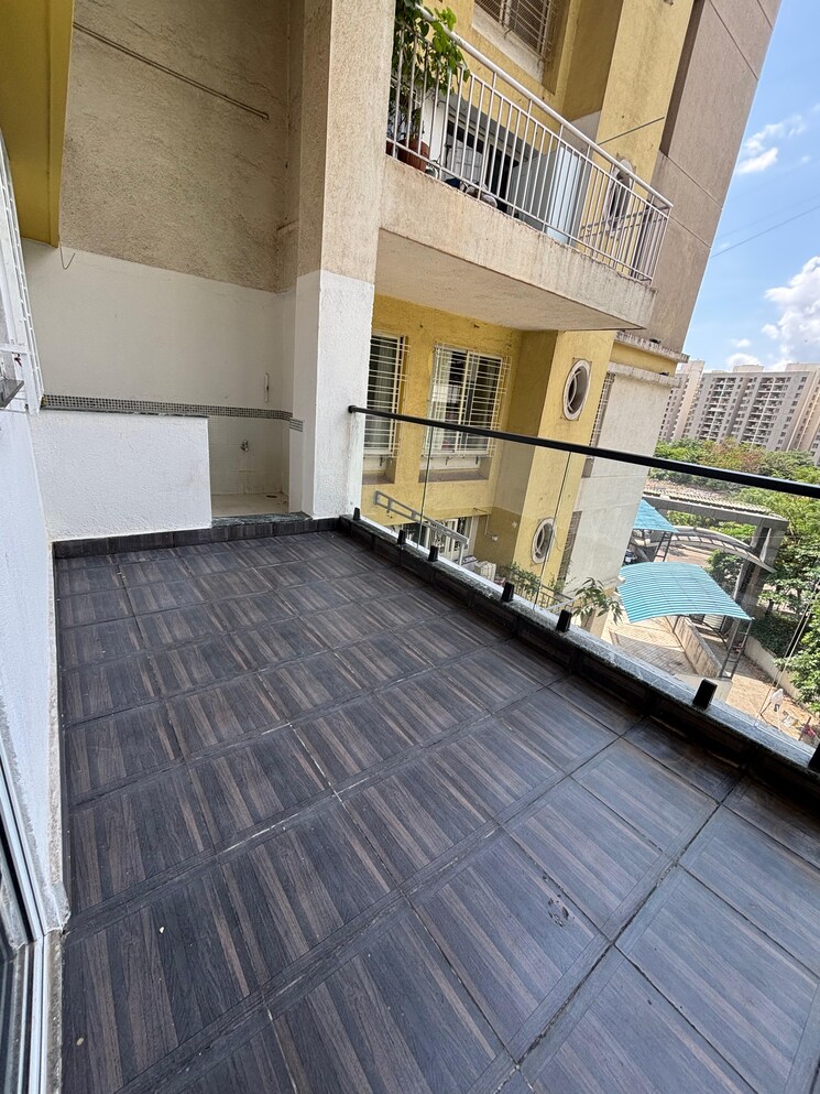 Balcony, galore-park 3 Bedroom 1500 Sq.Ft. Apartment In Bavdhan Pune 8963659