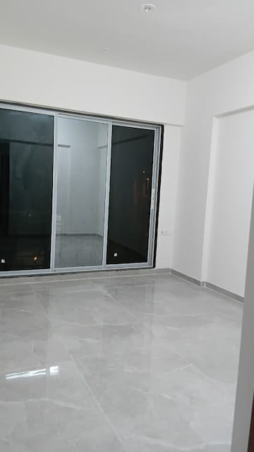Room in 2.5 BHK Apartment at Goregaon West – for Rent