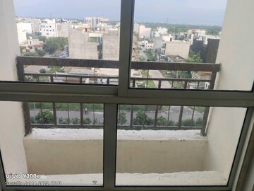 Swimming Pool in 2 BHK Apartment at Jaypee Kensington Boulevard, Sector 131 – for Rent