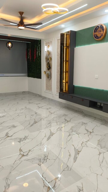 Room in 3 BHK Builder Floor at Ansal Sushant Apartments, Sushant Lok I – for Rent