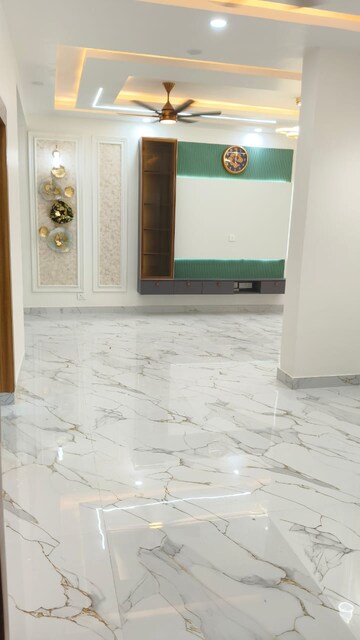Room in 3 BHK Builder Floor at Ansal Sushant Apartments, Sushant Lok I – for Rent