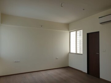 Room in 3 BHK Apartment at Gera Song Of Joy, Kharadi – for Rent