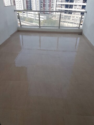 Room in 3 BHK Apartment at Gera Song Of Joy, Kharadi – for Rent