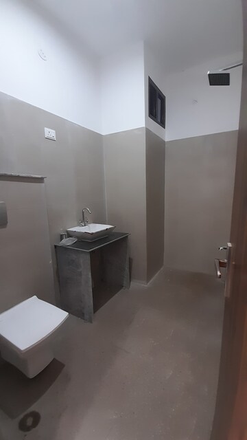 Attached Bathroom in 2 BHK Apartment at Amrapali Dream Valley, Tech Zone 4 Greater Noida – for Rent