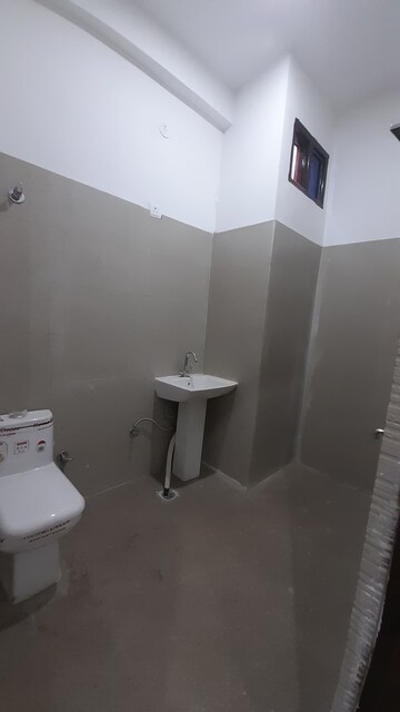 Bathroom in 2 BHK Apartment at Amrapali Dream Valley, Tech Zone 4 Greater Noida – for Rent